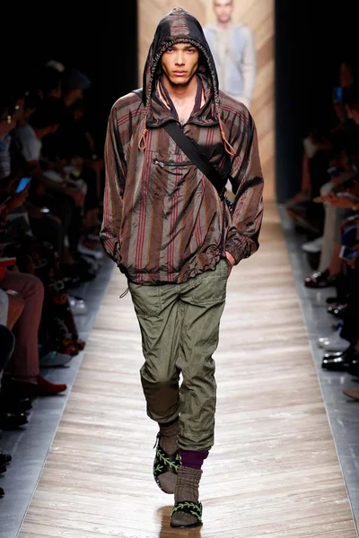 Look 8